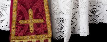 工業(yè)轉(zhuǎn)輪除濕機(jī)控制烘干房設(shè)備，讓神父教士制服快速干燥又節(jié)能